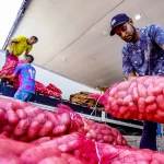 Por outro lado, para as classes de renda média, média alta e alta, o principal foco de pressão inflacionária em fevereiro foi o grupo de educação, impulsionado pelo aumento de 6,1% nas mensalidades escolares. (Foto: Agência Brasil)