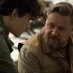 O filme conta também com Russell Crowe (Gladiador) , Ariana DeBose (Amor, Sublime Amor), Fred Hechinger (The White Lotus) e Alessandro Nivola (Os Muitos Santos de Newark) no elenco. (Foto: Sony)