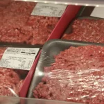 No caso da carne suína, espera-se uma produção de 5,55 milhões de toneladas, das quais 4,22 milhões de toneladas serão destinadas ao consumo doméstico. (Foto: Agência Brasil)