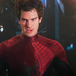 Andrew Garfield disse durante uma entrevista com Ellen DeGeneres que usar sua fantasia de Spider-Man o "irritava". (Foto: Divulgação)