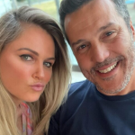 Na legenda da publicação, ela descartou um novo término com Júlio: "23 anos juntos, 22 de casados. Jamais trocaria nossa união por milhões em minha conta com uma separação.", iniciou ela. (Foto: Instagram)