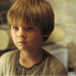 Antes de Hayden Christensen, quem interpretou Anakin em 'Star Wars' foi Jake Lloyd. O ator mirim tinha menos de 10 anos quando entrou no filme e foi imediatamente catapultado para o estrelato. (Foto: Divulgação)