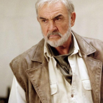 O falecido Sean Connery aposentou-se oficialmente em 2003, sendo 'A Liga Extraordinária' o seu último filme. Ao que se sabe, houve uma grande tensão durante as filmagens entre Connery e o diretor, Stephen Norrington. (Foto: Divulgação)