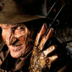 O personagem fez tanto sucesso que retornou em 'Freddy vs. Jason' (2003), enfrentando outro vilão marcante dos filmes de terror, Jason Voorhees, da série 'Sexta-Feira 13'. (Foto: Divulgação)