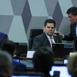 A medida, que ainda precisa ser aprovada em plenário e pela Câmara dos Deputados, prevê um aumento de 5% a cada cinco anos de carreira (quinquênio), até o limite de 35%. (Foto: Agência Brasil)