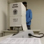 Edson Luís não possuía título de eleitor, e a escolha de criar um título simbólico para ele visa ressaltar a importância do voto e do fortalecimento da democracia, especialmente em um período de fragilidade democrática, marcado por ataques à democracia em nível global. (Foto: Agência Brasil)