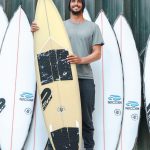 "Fico arrepiado de falar, porque foi uma movimentação linda de se ver, e eu sabia que todo mundo que vive o surf e tem um coração de surfista estaria disposto a ajudar nesse momento. Foi uma tristeza gigantesca ver um desastre desse tamanho, mas cada família, cada vida que eu e a minha equipe salvamos, foi tão gratificante. Foi espetacular. Esse sentimento, de certa forma, nos dá um gancho para a vida de novo", disse Lucas Chumbo (Foto: Instagram)