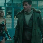 Em entrevista ao Business Insider, o intérprete de Steve Trevor na franquia disse que sua reação à notícia foi de "absoluta descrença". (Foto: Warner Bros)