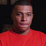 Assim, o destino de Mbappé continua sendo um mistério oficialmente, porém diversos veículos da Espanha e da França garantem que ele rumará para o Real Madrid, clube que o tentou contratar em algumas oportunidades recentemente. (Foto: X)