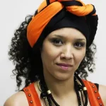 O relatório destaca a necessidade de políticas públicas e ações afirmativas específicas para abordar essas disparidades. A pesquisadora Andreia Alves enfatiza que há uma cultura arraigada que coloca as mulheres negras nos setores mais precários do mercado de trabalho, exacerbando as desigualdades de gênero e raça. (Foto: Agência Brasil)