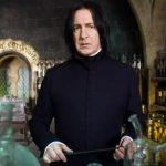 O ator Alan Rickman é mais um exemplo de sucesso que veio após um certo período (Foto: Divulgação)