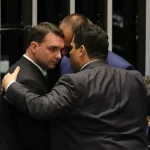 O relator, Flávio Bolsonaro, está empenhado em aprovar o projeto. Já aprovado pela Câmara, o texto segue para sanção presidencial caso seja endossado pelo plenário do Senado. (Foto: Agência Brasil)