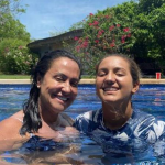 Na ocasião, a mãe do surfista publicou uma série de imagens com a família, em comemoração pelos 19 anos da filha mais nova, Sophia. (Foto: Instagram)