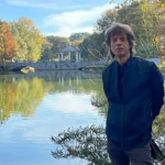 Porém, ele não concluiu o curso. Isso porque, como ele cursava a faculdade de contabilidade e finanças nos anos 1960, período que coincidiu com o início do sucesso dos Rolling Stones. (Foto: Instagram)