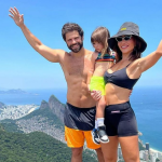 Duda falava "ei" e a pequena respondia "ta"! Sabrina fez uma publicação no Instagram com a legenda: "Aprendeu a falar 'Eita' com o papai, Duda Nagle".(Foto: Instagram)