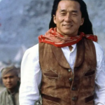 Kong-sang, conhecido como Jackie Chan trabalhava em um canteiro de obras na Austrália antes de virar ator. Um colega de trabalho do astro não conseguiu pronunciar seu nome, chamando-o de Little Jack (Pequeno Jack). (Foto: Divulgação)