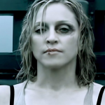 Madonna - 'Die Another Day' - A rainha do Pop atacou novamente em 2002. Desta vez, ela gastou US$ 6,1 milhões no seu clipe! (Foto: Reprodução/YouTube)