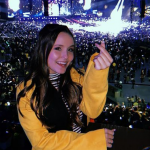 A banda BTS veio ao Brasil, em 2019, e a atriz e cantora Larissa Manoela, aproveitou para conferir o show do grupo, que é um grande fenômeno mundial. (Foto: Instagram)