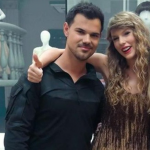 Em 2009, Selena Gomez se envolveu com Taylor Lautner por um curto período. Mais tarde, no mesmo ano, sua amiga Taylor Swift o namorou depois de se conhecerem nos sets de filmagens de "Idas e Vindas do Amor". (Foto: Instagram)