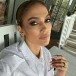 Jennifer Lopez tem fama de não tratar bem seus funcionários e já foi acusada de ignorar garçons e vendedores. (Foto: Instagram)