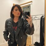 Na última segunda-feira (03), a cantora Demi Lovato falou sobre a sua evolução pessoal após passar por 5 reabilitações (Foto: Instagram)