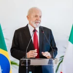 Lula afirmou que não acompanhou ativamente o debate sobre o projeto de lei no Brasil, mas se atualizará ao retornar neste sábado (15). Ele reforçou a necessidade de tratar com rigor o estuprador e com respeito a vítima. (Foto: Agência Brasil)