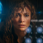 A atriz Jennifer Lopez celebrou o sucesso de “Atlas”, seu novo filme disponível na Netflix e escreveu uma nota de agradecimento para sua legião de fãs uma semana após cancelar sua turnê. (Foto: Netflix)