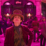 “Wonka 2” vem aí, e parece que a Warner decidiu lançar a continuação estrelada por Timothée Chalamet em 17 de dezembro de 2027. (Foto: Warner)