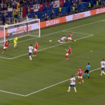 Ele deu o cruzamento que culminou no gol contra, perdeu uma chance clara cara a cara com o goleiro austríaco e saiu de campo com um forte sangramento no nariz, que preocupa os franceses. (Foto: X)