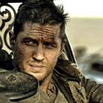 O ator britânico Tom Hardy, 46, falou sobre a possibilidade de retornar ao universo de “Mad Max”. (Foto: Warner)