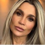 A atriz revelou ainda que a menopausa afetou sua libido e que está fazendo reposição hormonal e suplementação para ajudar. O apoio do marido tem sido essencial, segundo ela. (Foto: Instagram)