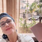 Vamos começar com Paola Carosella, ela é uma chef argentina que se destacou no Brasil como jurada do "MasterChef Brasil" e proprietária de restaurantes renomados (Foto: Instagram)