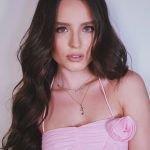 "Maísa é uma pessoa superpróxima a mim, com quem já trabalhei e com quem André também já trabalhou", disse Larissa Manoela (Foto: Instagram)