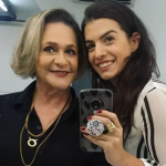 Inclusive, quando o assunto é coração, Fafy prova, mais uma vez, que idade é só um detalhe. A famosa é casada com a atriz e cozinheira Fernanda Lorenzoni, de apenas 33 anos. (Foto: Instagram)