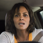 Halle Berry (particularmente a de um homem dizendo que iria "cortar sua garganta") foram suficientes para fazer com que a atriz tentasse deixar o país com sua filha Nahla. (Foto: Divulgação)