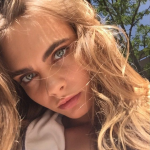 Delevingne foi supermodelo ainda adolescente e desfrutou do estilo de vida de festas que acompanhava o trabalho. (Foto: Instagram)