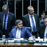 Apenas quatro dos parlamentares do GT votaram para derrubar o veto, enquanto dois não participaram da sessão. (Foto: Agência Brasil)