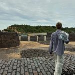 No Instagram, o artista publicou um carrossel de imagens dos seus dias de férias no país asiático e recebeu elogios de seguidores e amigos famosos (Foto: Instagram)