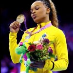 Os Estados Unidos, liderados por Simone Biles, conquistaram o ouro, enquanto a Itália levou a prata, ficando a menos de um ponto do Brasil, que terminou em terceiro. (Foto: Instagram)