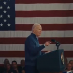 O encontro com Biden aconteceu no evento de arrecadação de fundos para a campanha de Biden, que reuniu celebridades como Clooney, Julia Roberts e Jimmy Kimmel. (Foto: X)