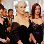 “O Diabo Veste Prada”, clássico da sessão da tarde com Meryl Streep, Emily Blunt e Anne Hathaway, irá ganhar uma continuação. (Foto: Reprodução)