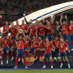 A Espanha venceu a Inglaterra por 2 a 1 no Estádio Olímpico de Berlim neste domingo e conquistou o título da Eurocopa 2024! (Foto: X)