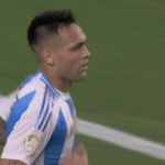 Com isso, artilheiro da competição, Lautaro Martínez foi o autor do gol do título depois de entrar no lugar de Julián Álvarez na prorrogação. (Foto: X)