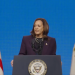 A vice-presidente Kamala Harris voltou a atacar Donald Trump em discurso ao sindicato de professores dos EUA nesta quinta-feira (25). (Foto: X)