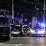 Na Cidade de Deus, policiais prenderam Ruan Fernandes Amorim, foragido do Instituto Penal Vicente Piragibe. Além disso, policiais ambientais apreenderam um caminhão transportando carne sem licença e refrigeração. (Foto: Governo do Estado)