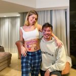 No Instagram, a artista mostrou como está sua barriga de 19 semanas de gravidez e contou como anda a autoestima neste momento (Foto: Instagram)