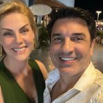 "Eu não tenho escolha… E você, qual prefere???", disse Ana Hickmann (Foto: Instagram)