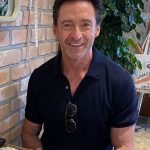 Vamos começar com o ator Hugh Jackman, que é um admirador declarado do Brasil. O ator australiano já visitou o país diversas vezes, encantando-se com as belezas naturais e a cultura vibrante (Foto: Instagram)