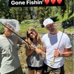 Brady, que se aposentou recentemente, postou fotos e vídeos da viagem em suas redes sociais. Ele e os filhos – Benjamin, de 13 anos, Vivian, de 10,e Jack, de 16 anos – foram vistos pescando, andando a cavalo e explorando a paisagem de Montana. (Foto: Instagram)