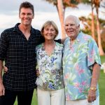 Em outra postagem, que mostra Vivian pulando de uma torre de madeira, Tom Brady chama sua garota de "anjo corajoso". (Foto: Instagram)